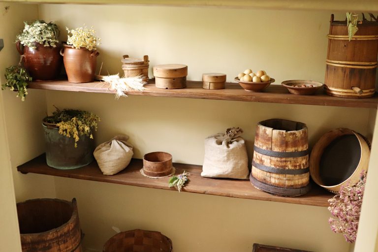 food storage to keep pest out