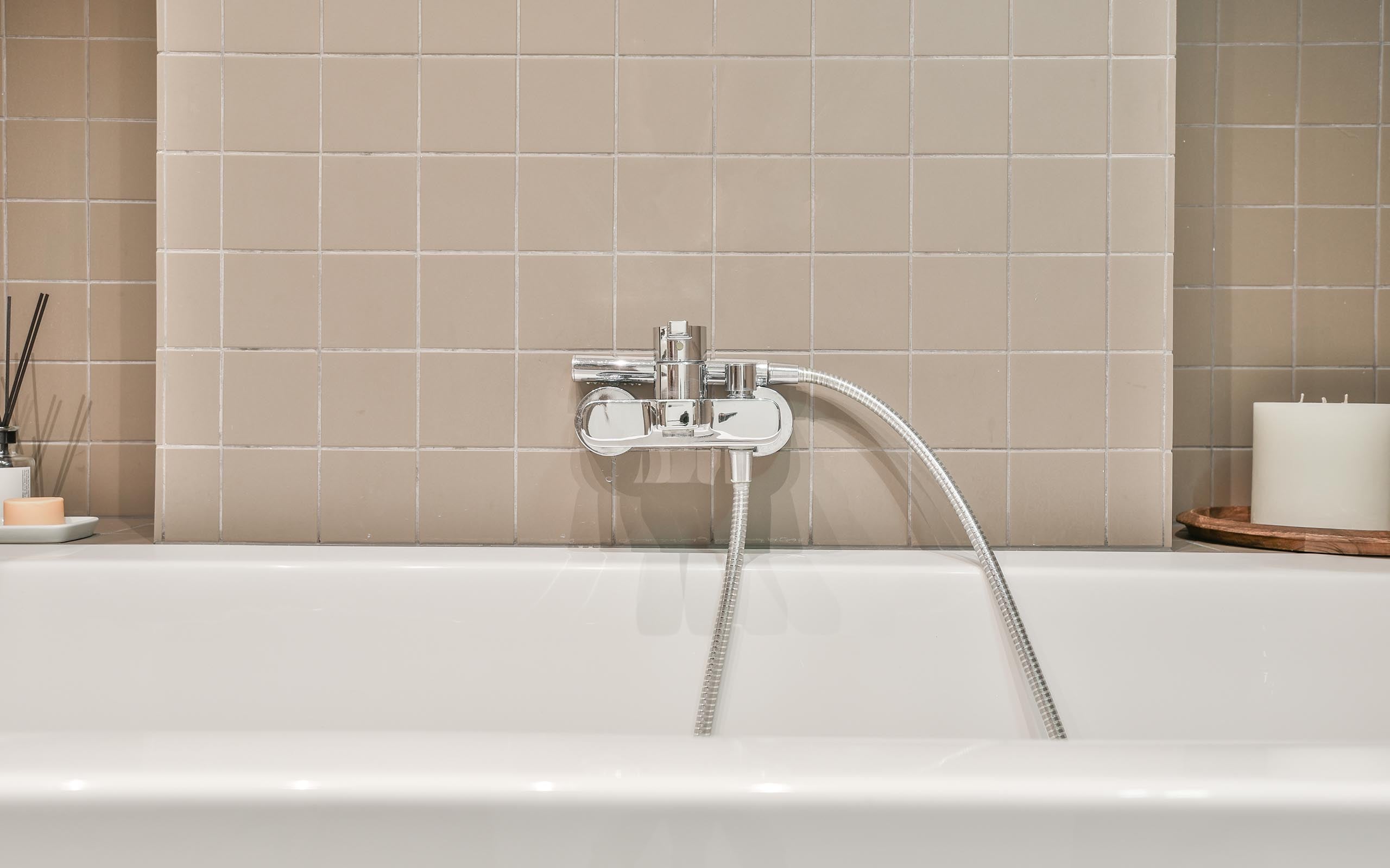 moisture in bathroom causes ants to be attracted